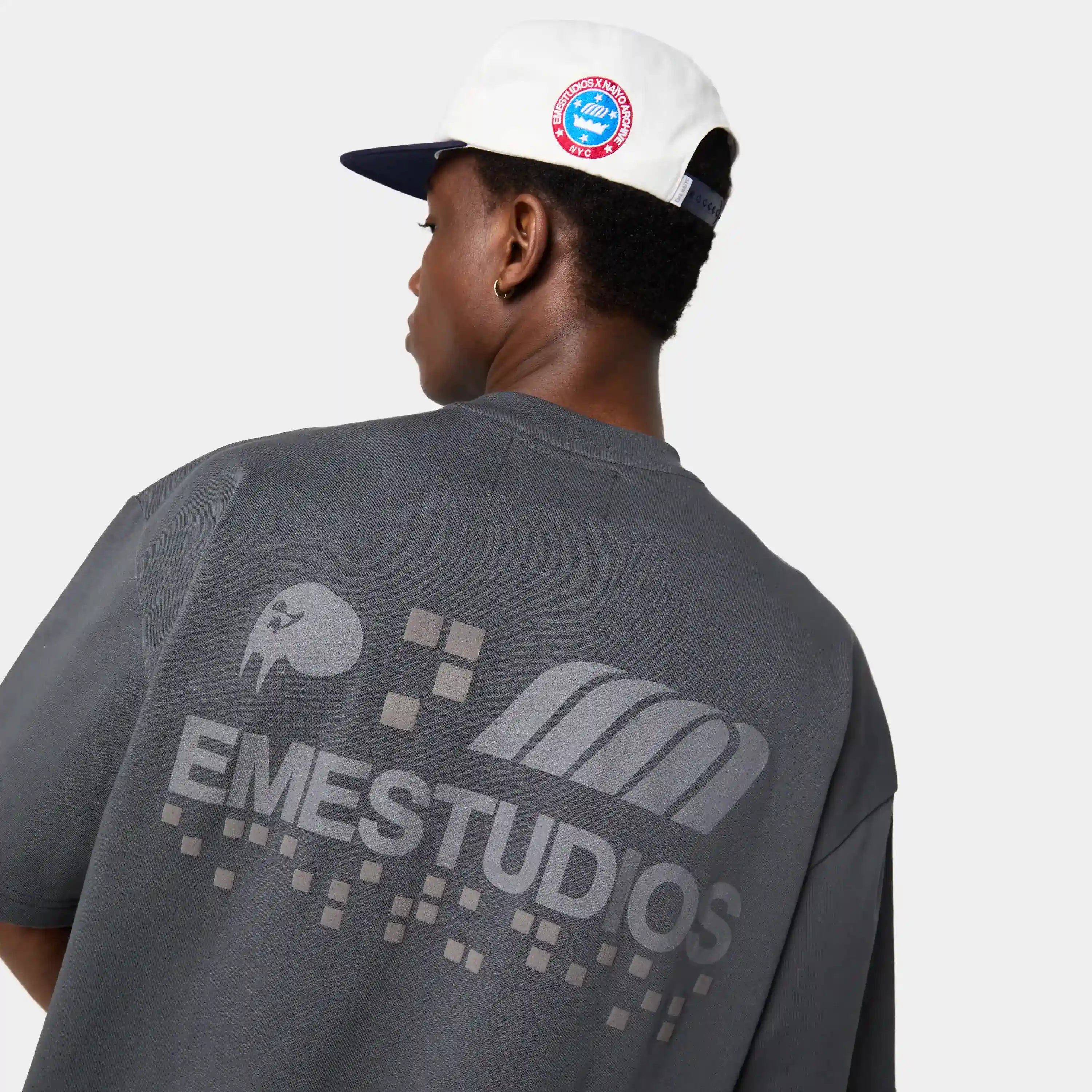 EmeXNaiyo Shadow Tee Camiseta eme